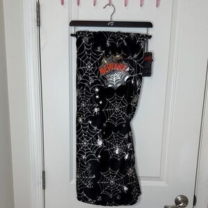 Spooky Spiderweb Black Throw Blanket